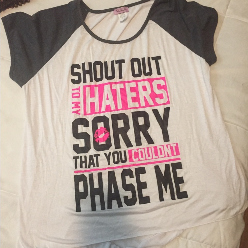 Graphic Tee 💖
